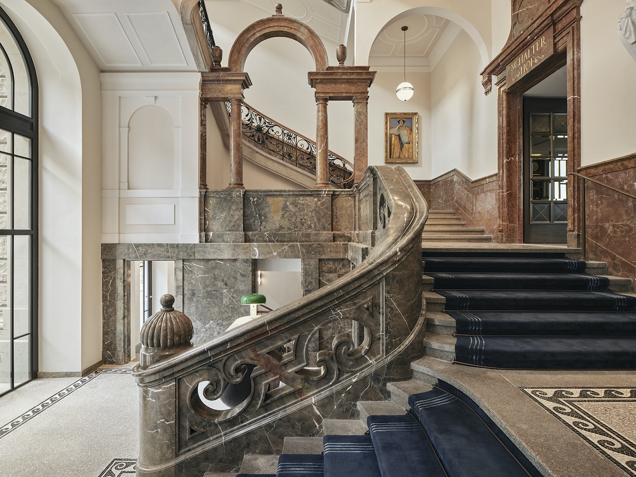 Rosewood Munich_Entrance_staircase_by Davide Lovatti_2MB .jpg