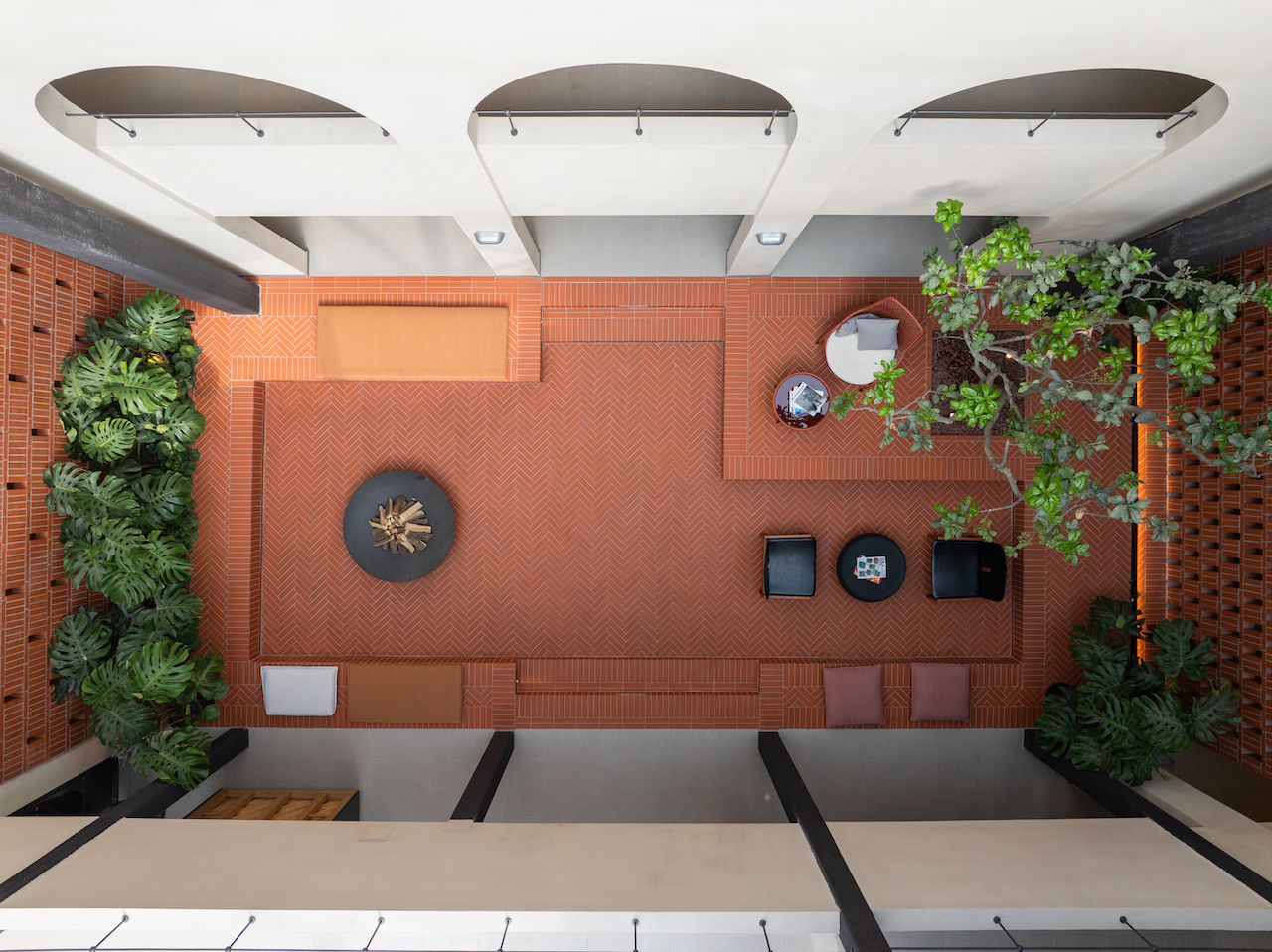 建筑鸟瞰 红庭.jpg